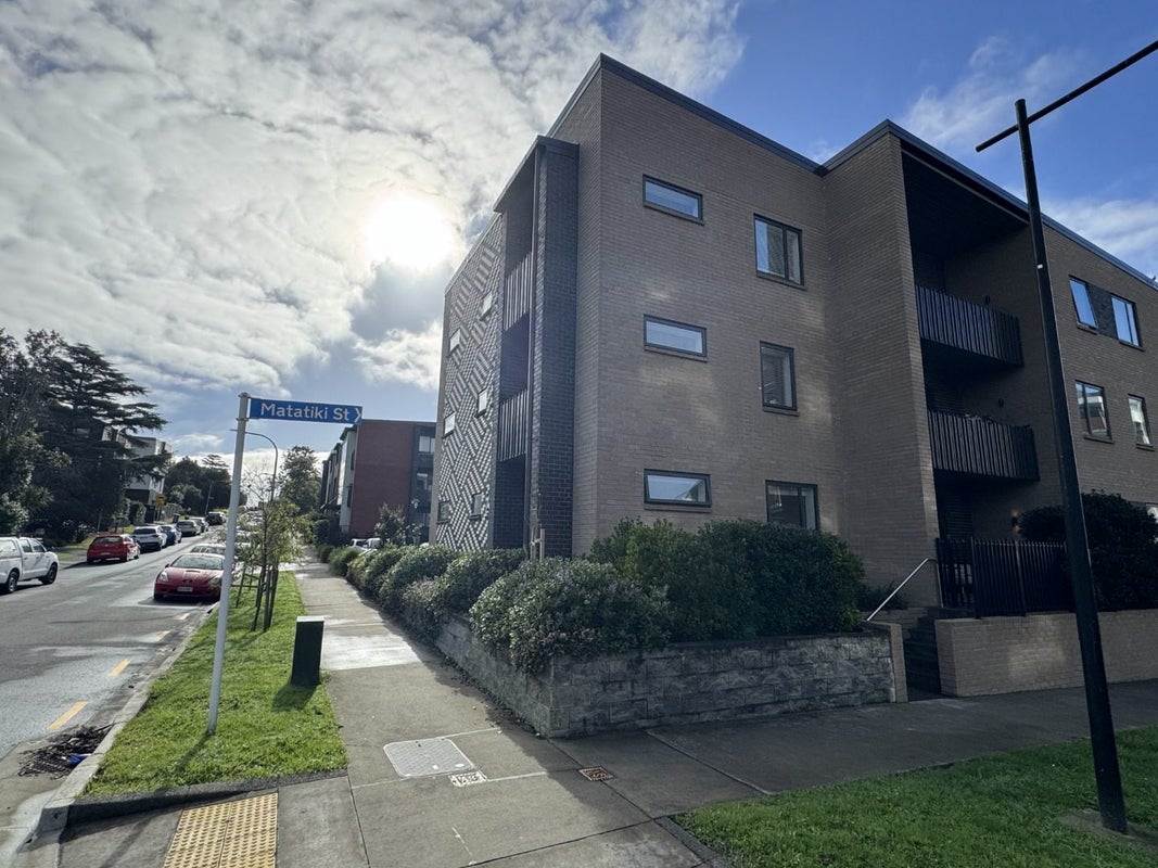 G04/2B Matatiki Street, Northcote, North Shore City, Auckland - Carousel 24