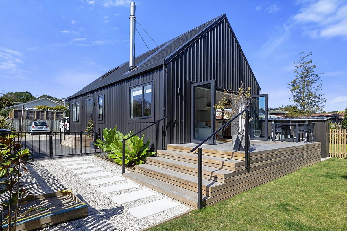36D Gaine Street, New Plymouth, New Plymouth - Carousel 1