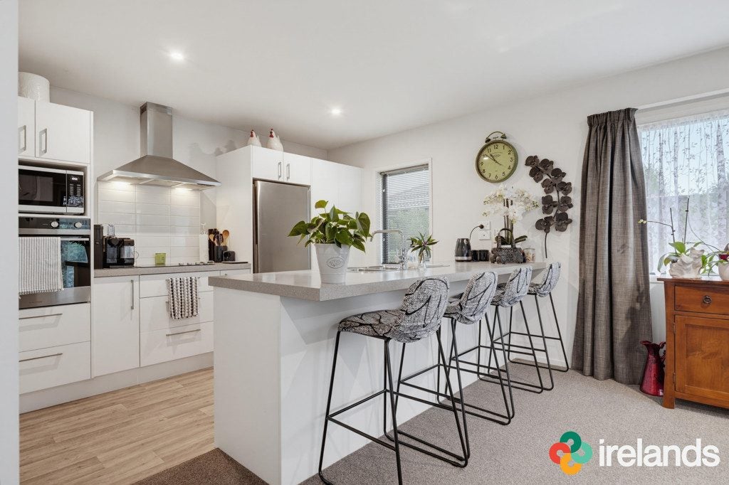 8 Hartford Crescent, Rolleston, Rolleston - Carousel 1
