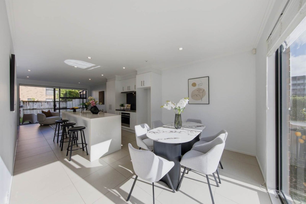 43 Scoria Crescent, Stonefields, Auckland - Carousel 2