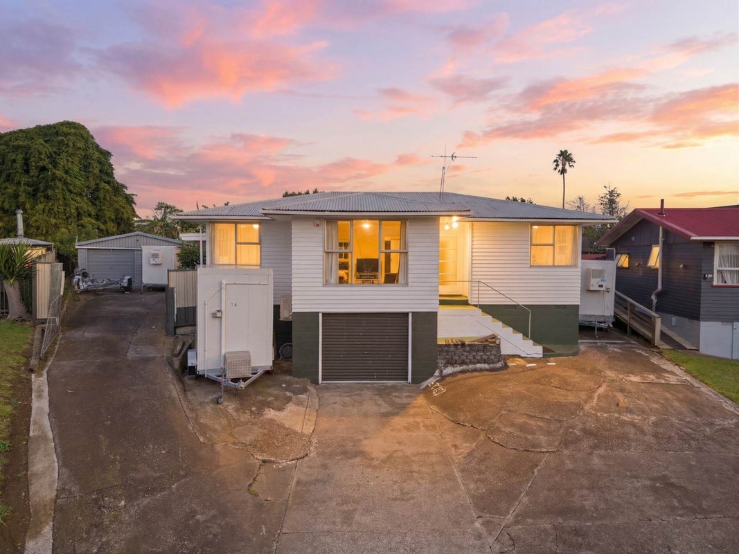 16 Rush Place, Mangere, Auckland - Carousel 1