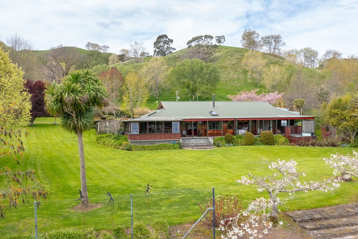 620 Te Whiti Road, Masterton - Carousel 1