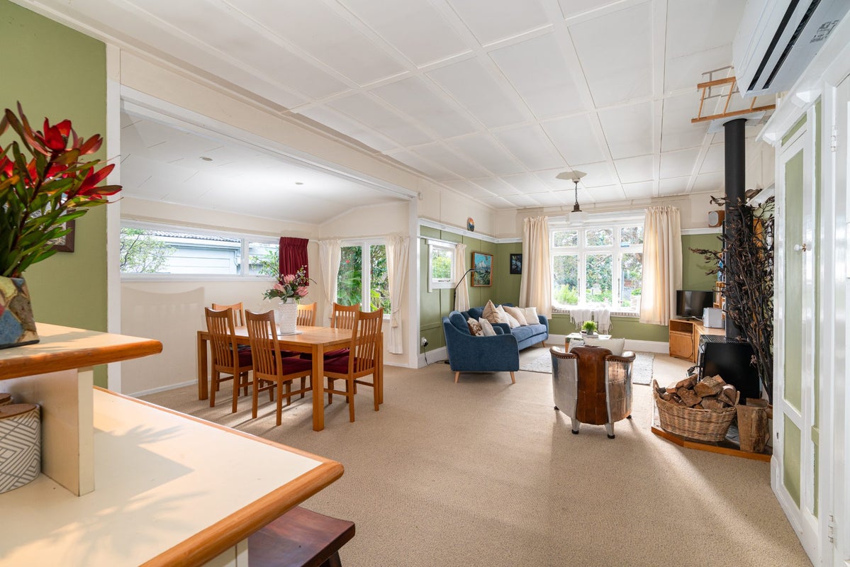 68 Wellington Road, Paekakariki, Paekakariki - Carousel 2