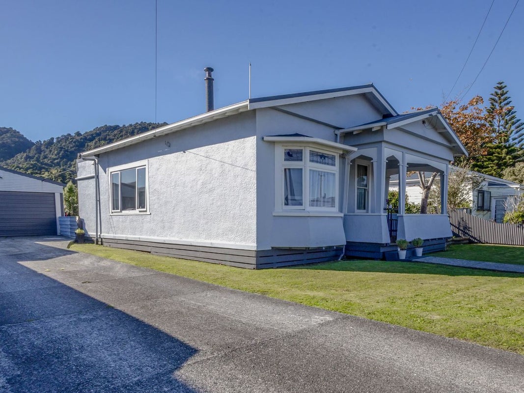 35 Fox Street, Cobden, Greymouth - Carousel 30