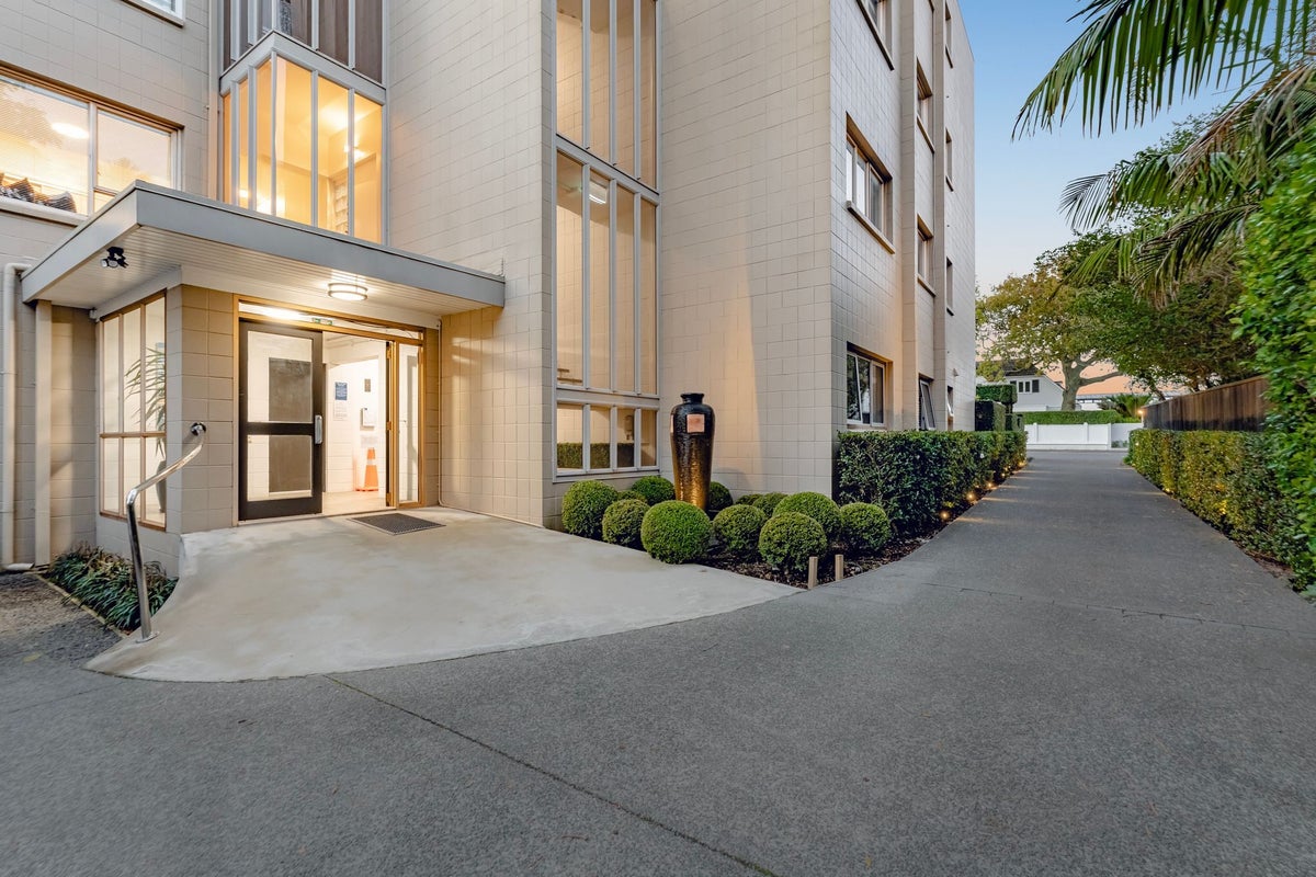 5/261 Remuera Road, Remuera, Auckland - Carousel 1