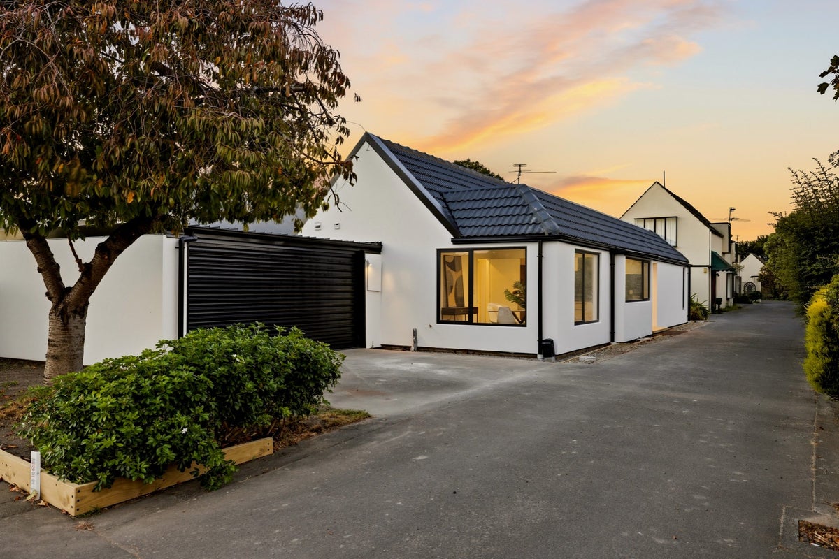 15/126 Idris Road, Strowan, Christchurch - Carousel 1