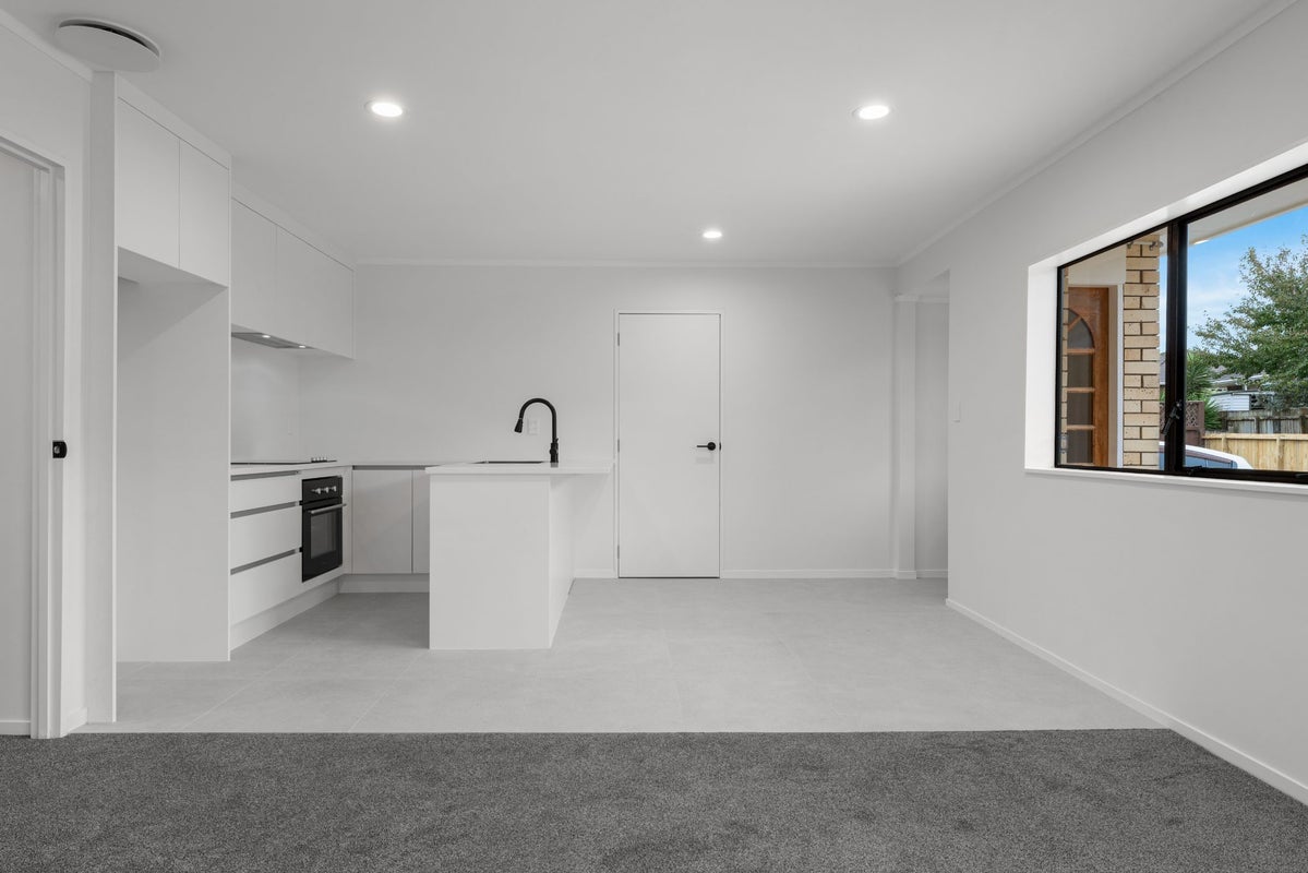 3/30 Trojan Crescent, New Lynn, Auckland - Carousel 2