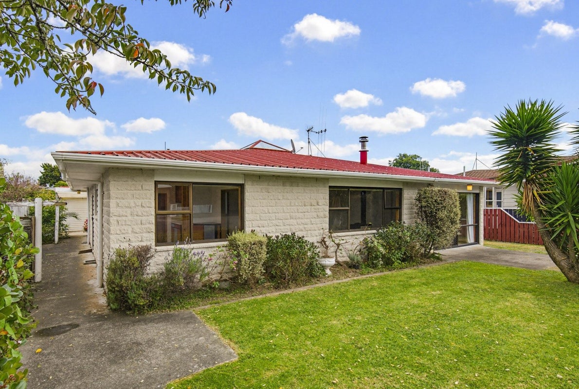 94 Kennedy Drive, Levin, Levin - Carousel 1