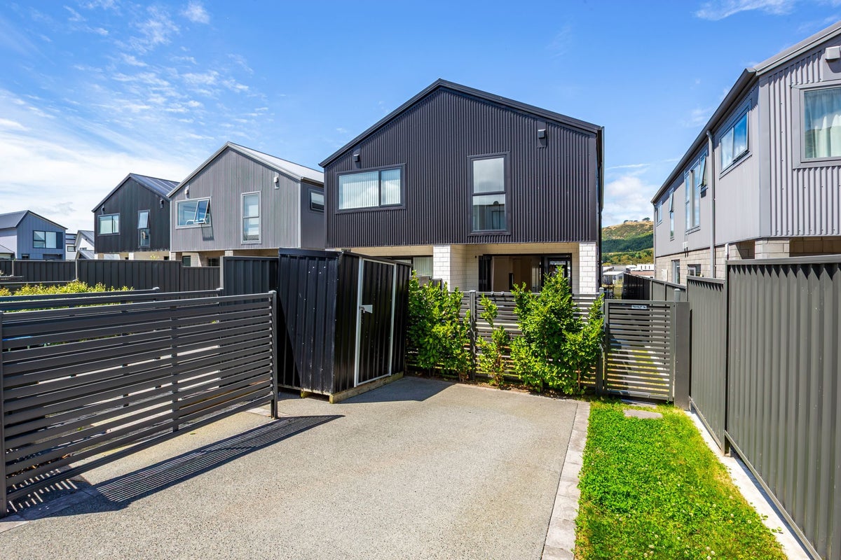 11 Tokitoki Way, Kenepuru, Porirua - Carousel 1