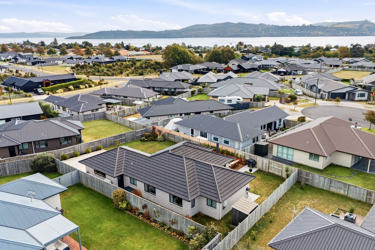 5 Kiwai Place, Wharewaka, Taupo - Carousel 28
