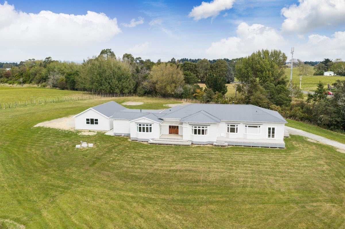 10 Monteith Street, Halcombe, Feilding - Carousel 2