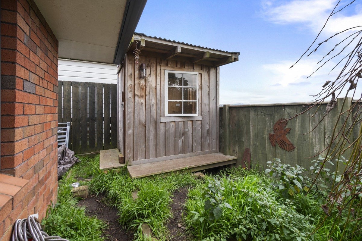 35 Springdale Grove, Fitzherbert, Palmerston North - Carousel 23