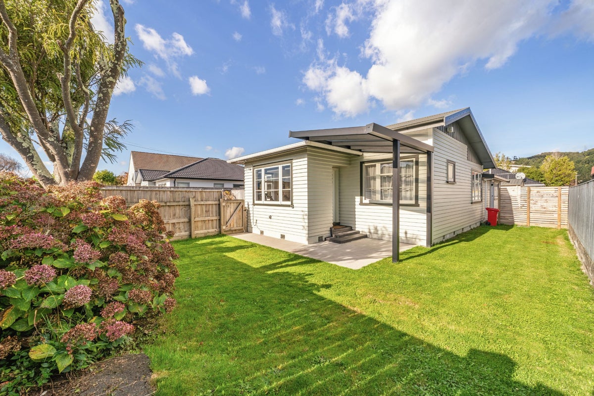784 Fergusson Drive, Elderslea, Upper Hutt - Carousel 1