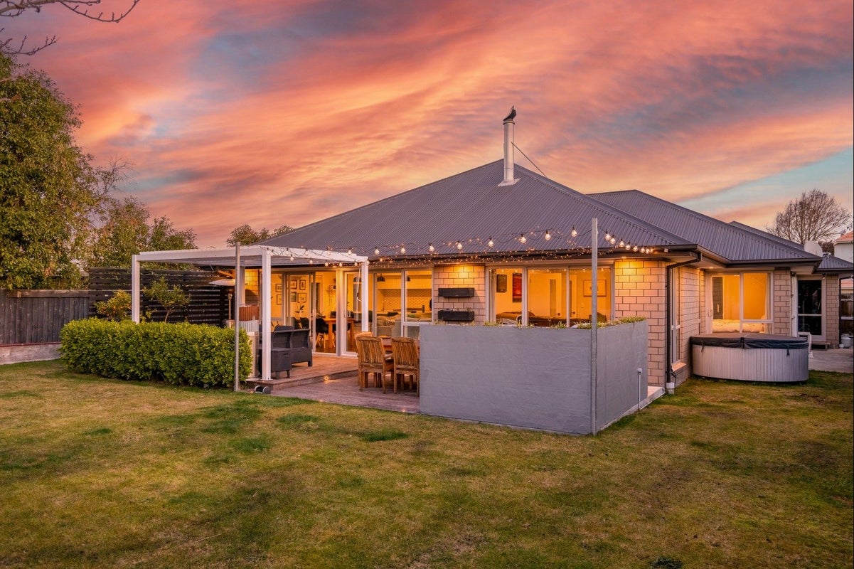 16 Flaxgrove Place, Parklands, Christchurch - Carousel 47