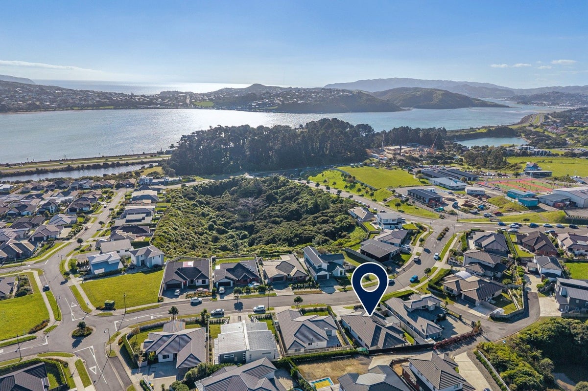17 Waitaria Terrace, Aotea, Porirua - Carousel 21