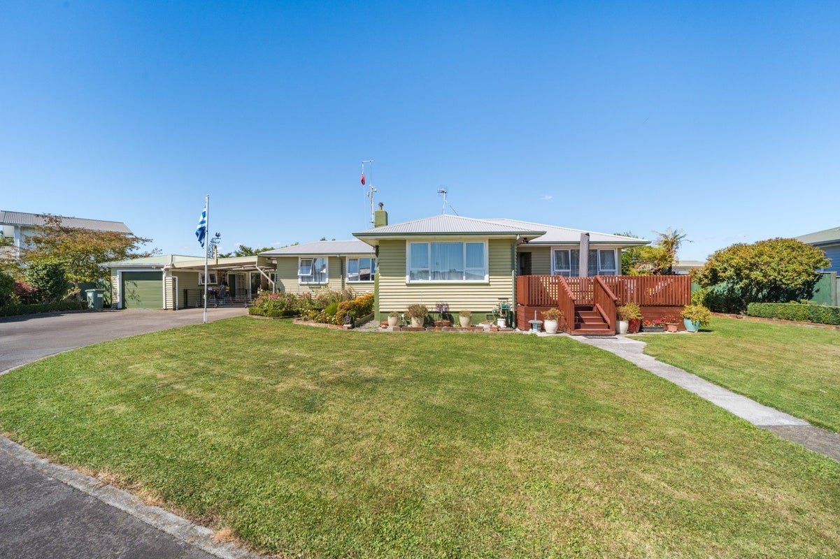 18 Belvedere Crescent, Takaro, Palmerston North - Carousel 1