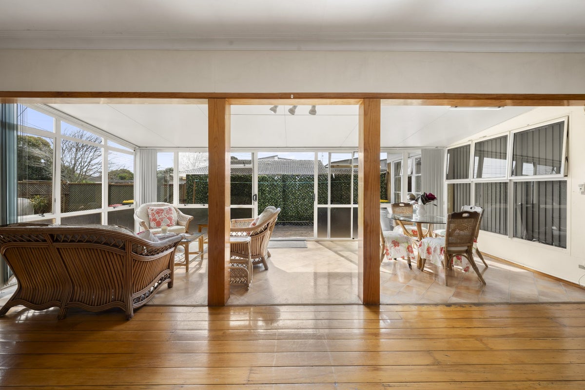 1/17 Central Avenue, Papatoetoe, Auckland - Carousel 2