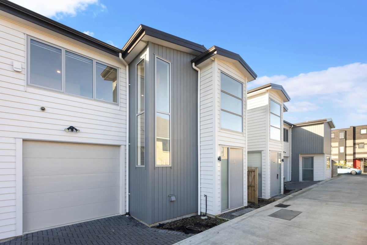 10B Playfair Road, Mount Roskill, Auckland - Carousel 1