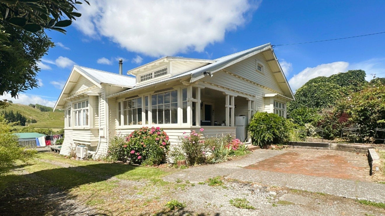 19 Kaka Road, Taihape - Carousel 1