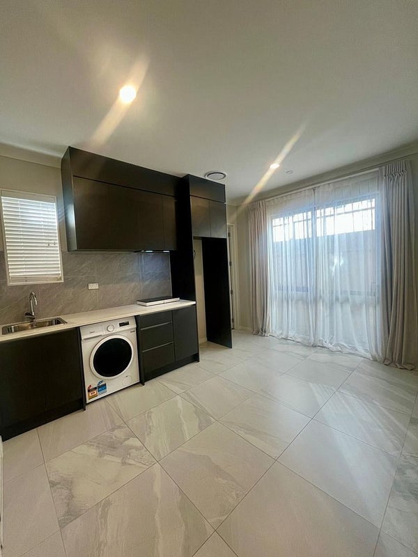 16 Koromeke Street, Flat Bush, Auckland - Carousel 1