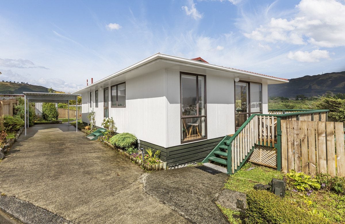 22F Awatea Street, Ranui, Porirua - Carousel 1