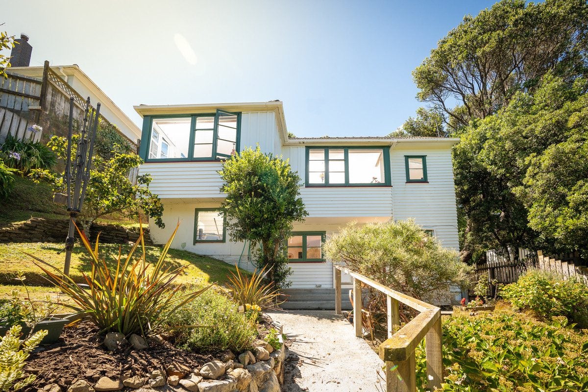 13 Leveson Street, Strathmore Park, Wellington - Carousel 2
