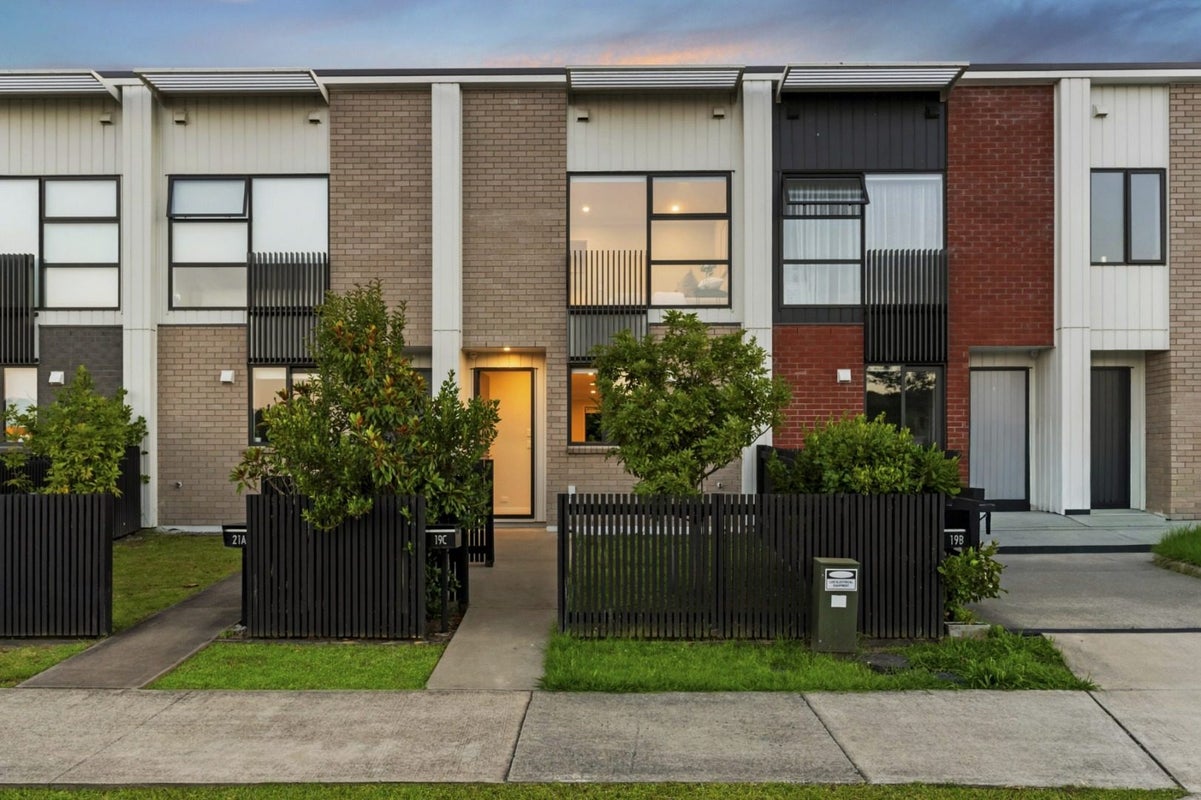 19C O'Meara Street, Swanson, Auckland - Carousel 13