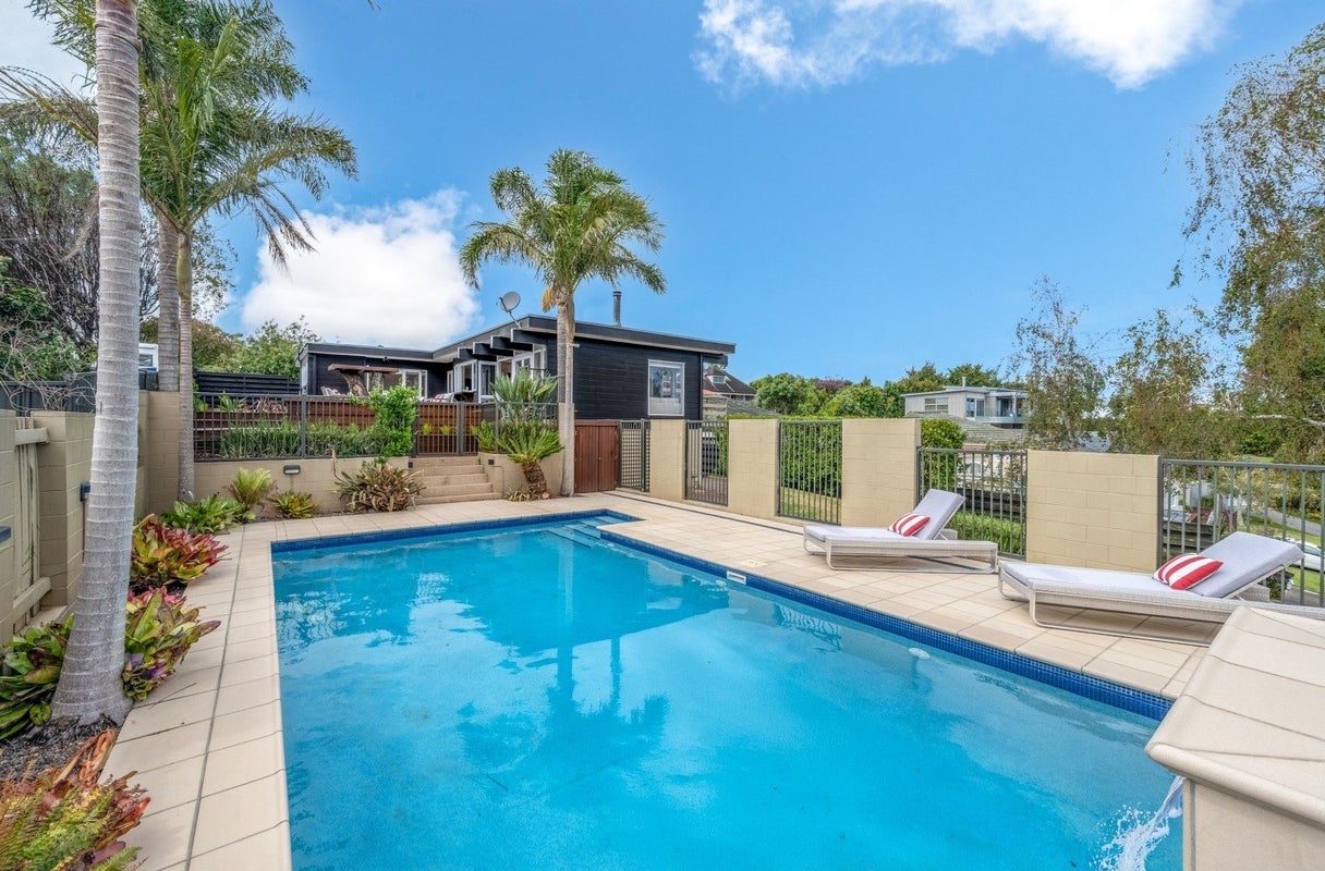 22 Andrea Place, Sunnyhills, Auckland - Carousel 2