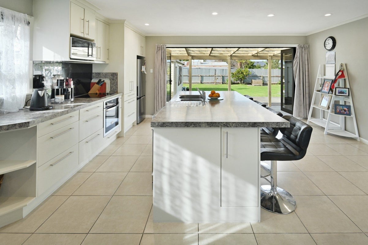 11 Lodge Road, Maraenui, Napier - Carousel 2