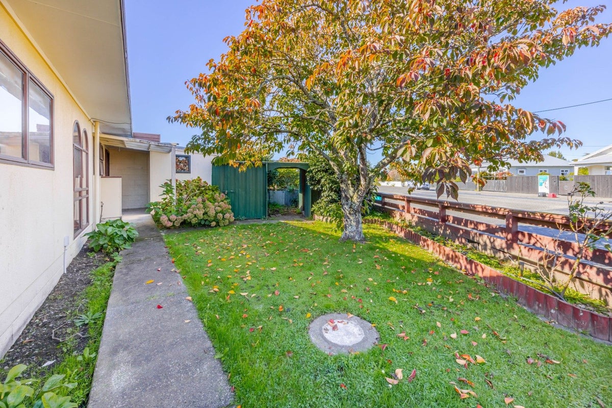 1 Waverley Street, Waipawa, Waipawa - Carousel 12
