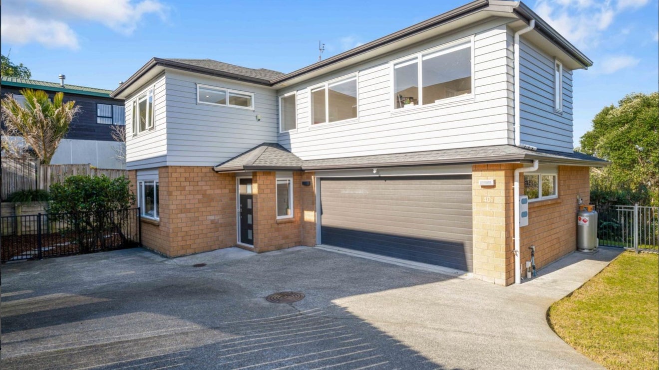 40B Roberts Road, Glenfield, Auckland - Carousel 1