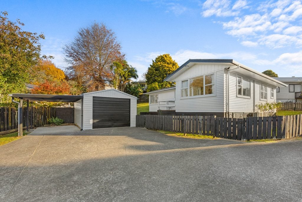 1/23 Okareka Place, Pakuranga Heights, Auckland - Carousel 2