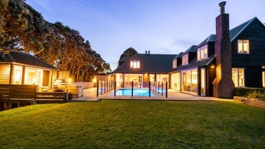 34 Seatoun Heights Road, Seatoun, Wellington - Carousel 1
