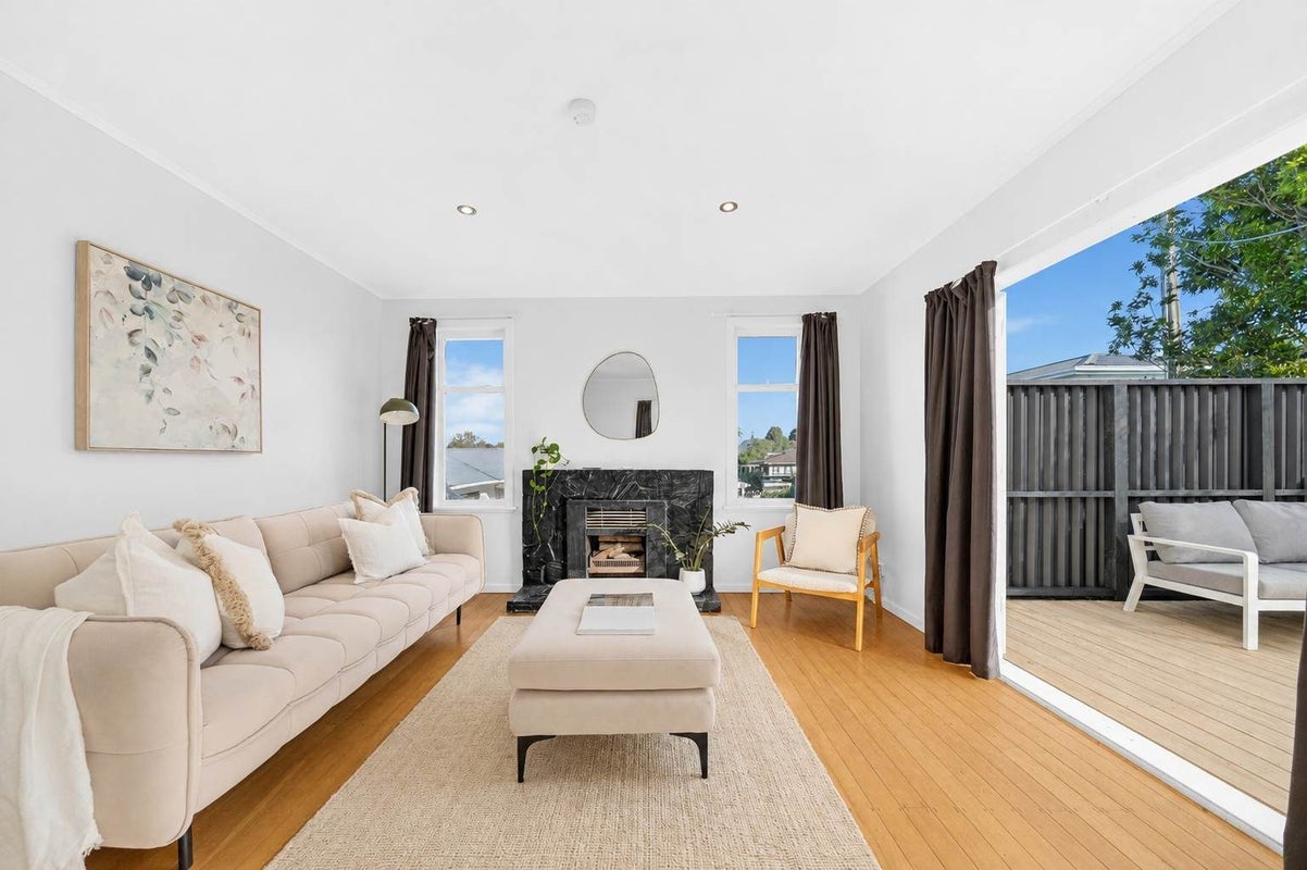 1602A Great North Road, Waterview, Auckland - Carousel 2