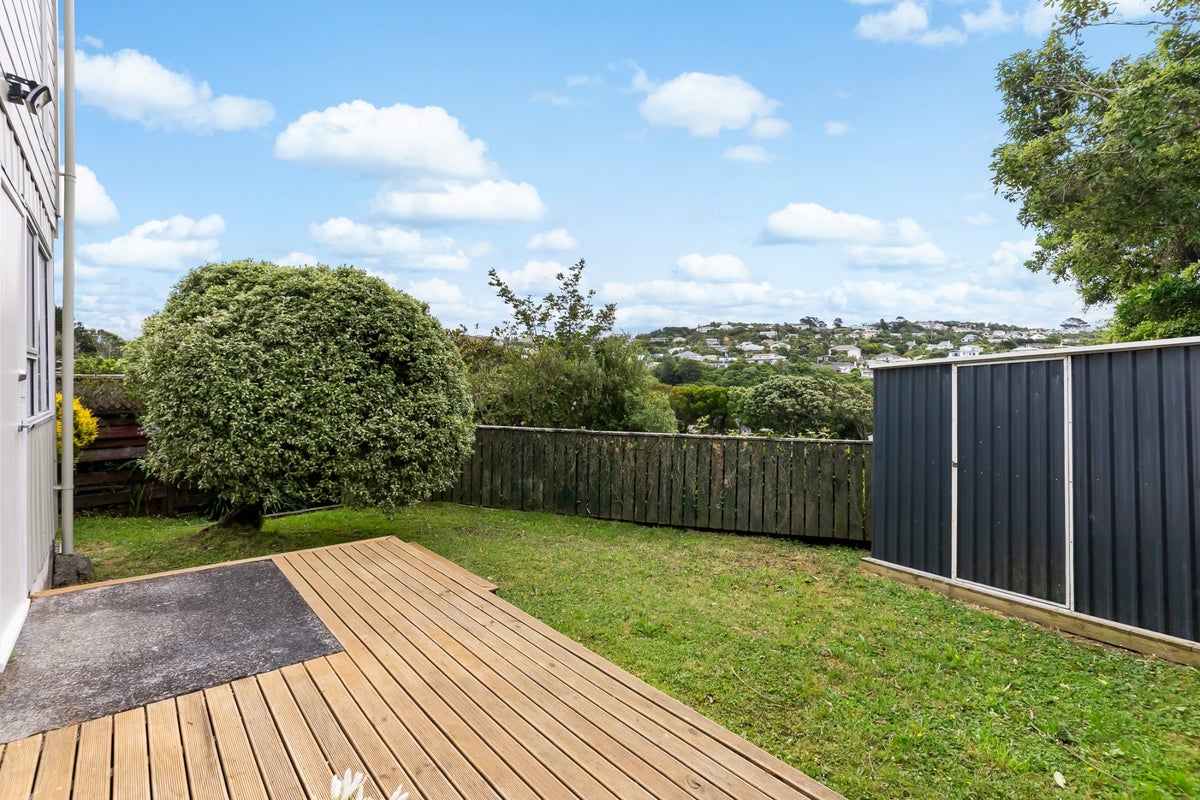 3 Brydon Way, Paparangi, Wellington - Carousel 2