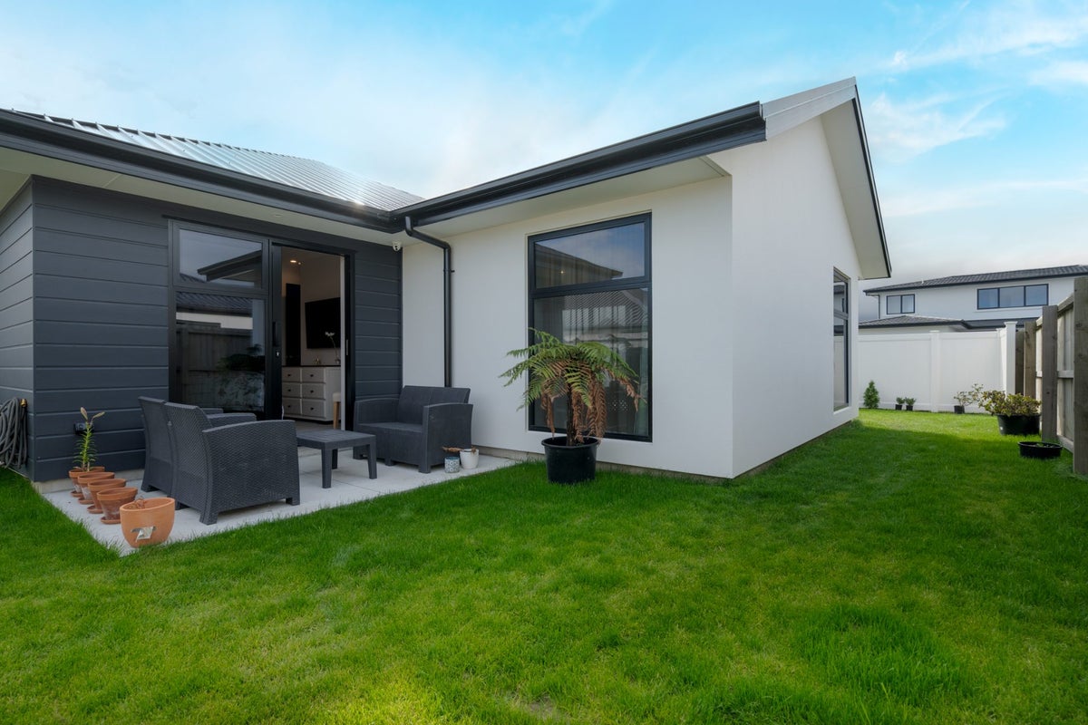 35 McCaw Road, Lincoln, Lincoln - Carousel 18