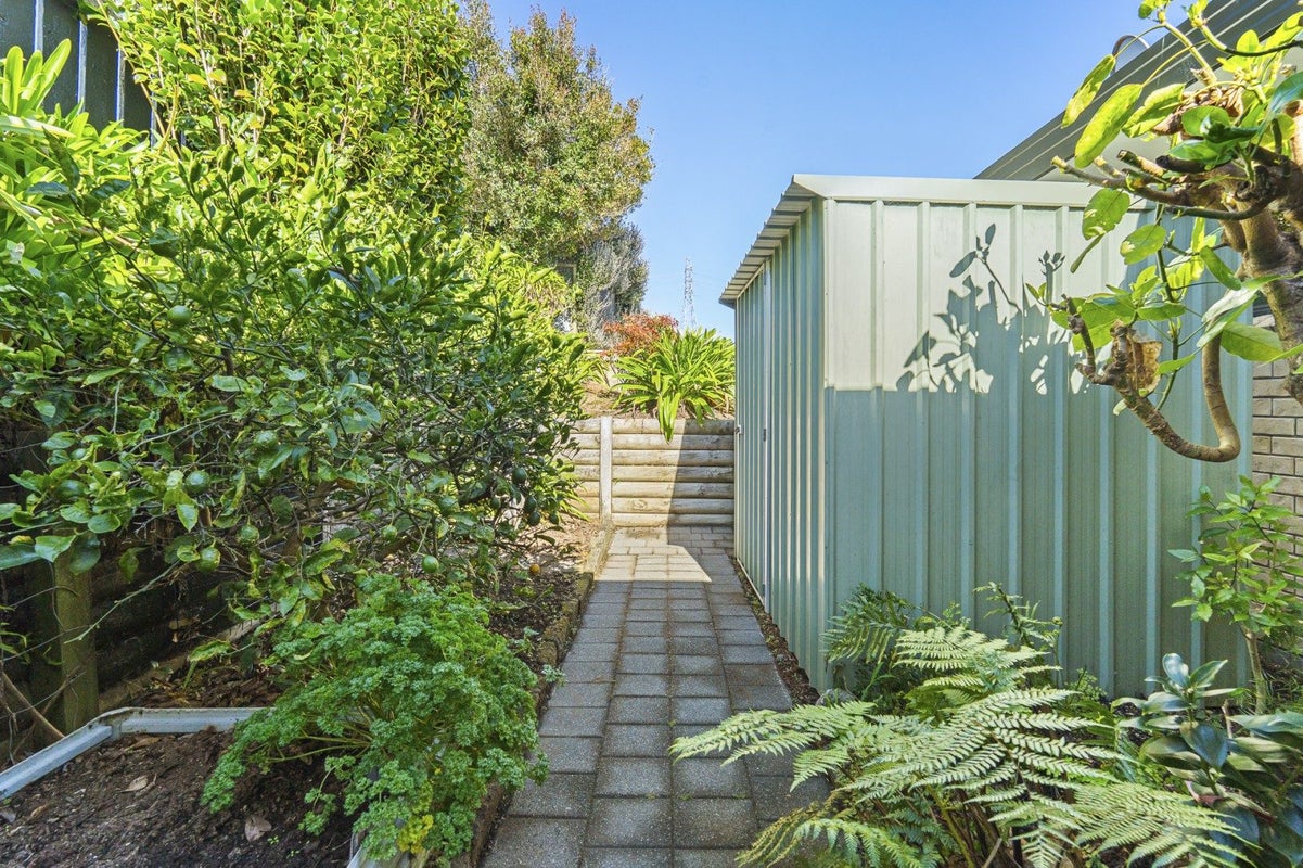 6 Ash Place, Whalers Gate, New Plymouth - Carousel 30