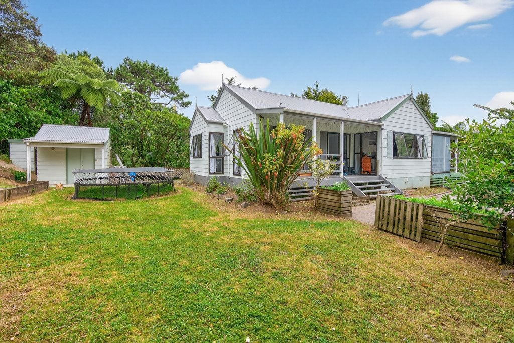 23B Kennedy Grove, Stokes Valley, Lower Hutt - Carousel 1