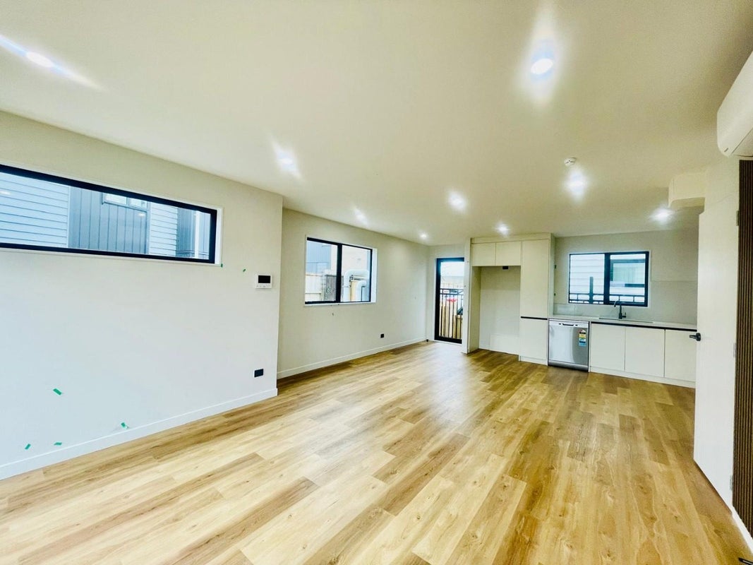 52A Greenmeadows Avenue, Manurewa East, Auckland - Carousel 2