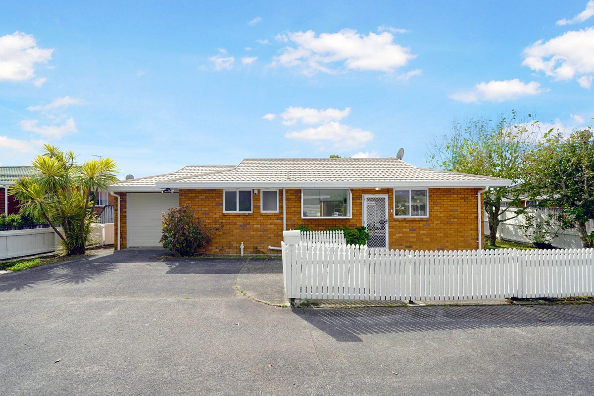 110C Metcalfe Road, Ranui, Auckland - Carousel 1
