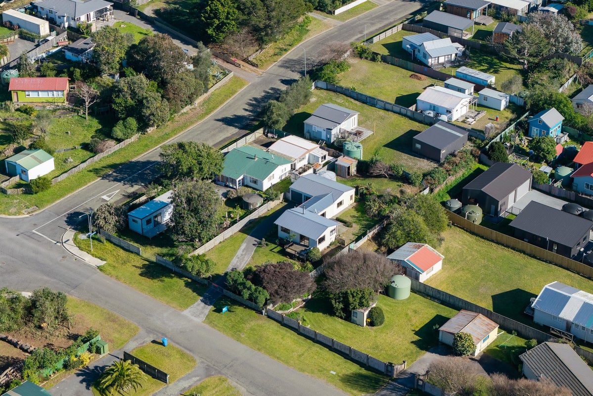 4 Forest Road, Waitarere Beach, Levin - Carousel 32