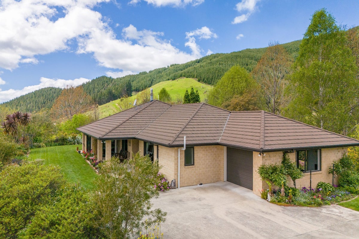1815 Motueka Valley Highway, Motueka - Carousel 1