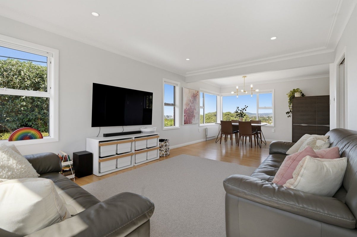 20 Brookfield Terrace, Brookfield, Tauranga - Carousel 2