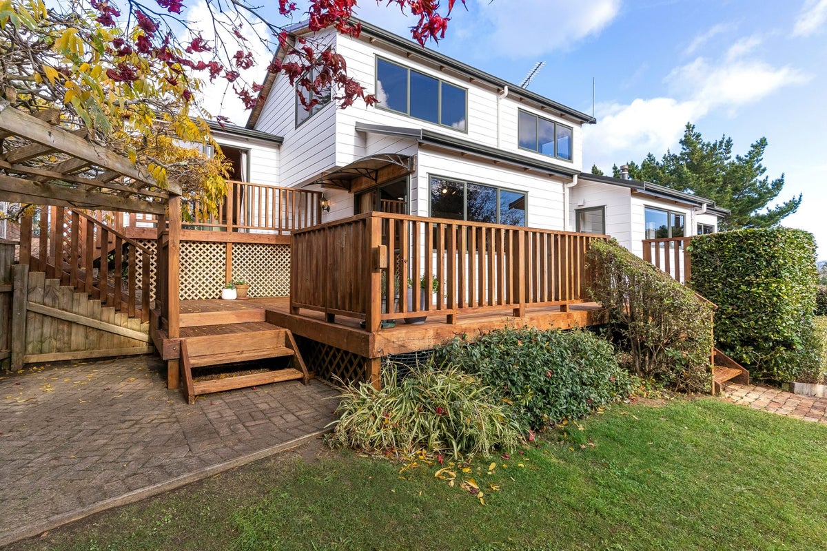 71 HYLAND PL, Waiuku, Waiuku - Carousel 1