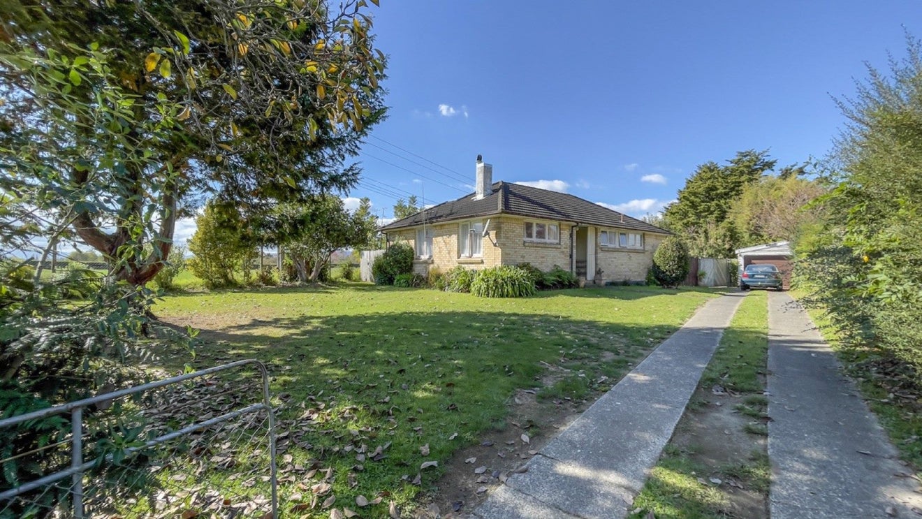 606 State Highway 27, Tirau - Carousel 1