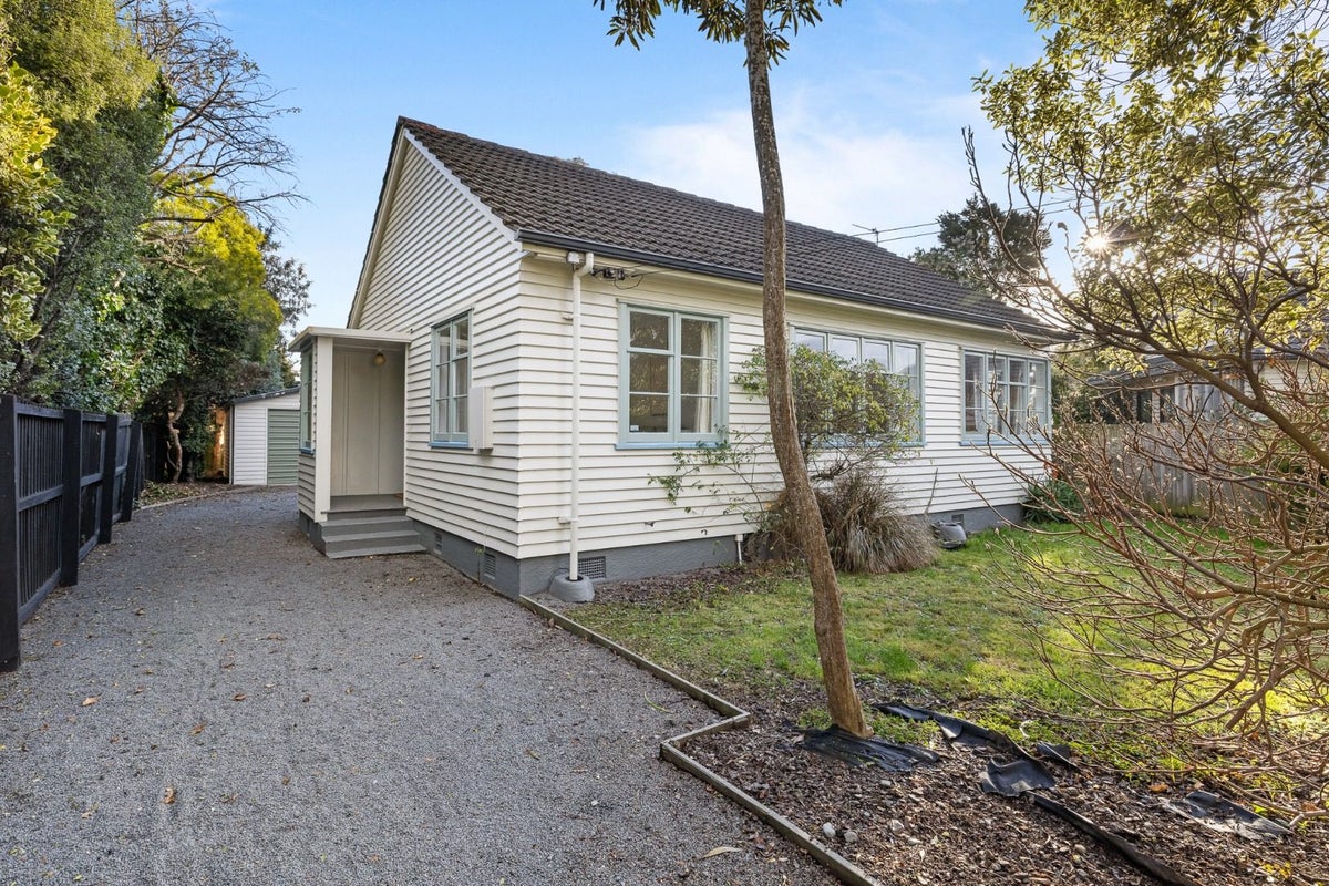 15 Denvir Street, Bryndwr, Christchurch City, Canterbury - Carousel 1