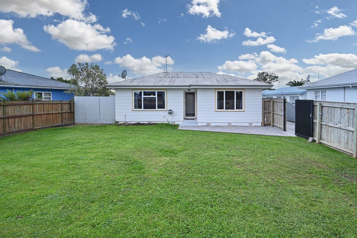 16 Hillary Crescent, Maraenui, Napier - Carousel 1