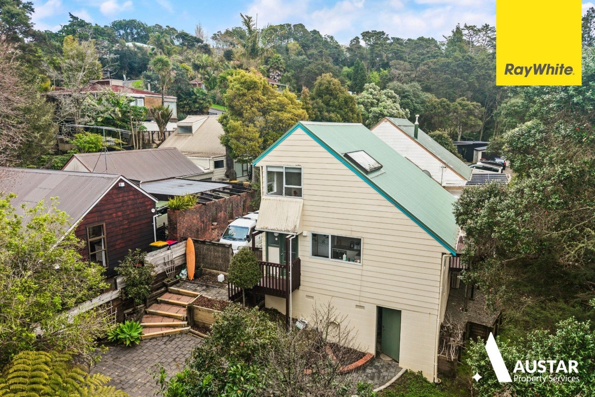 2/5 Karapiti Place, Glen Eden, Auckland - Carousel 2