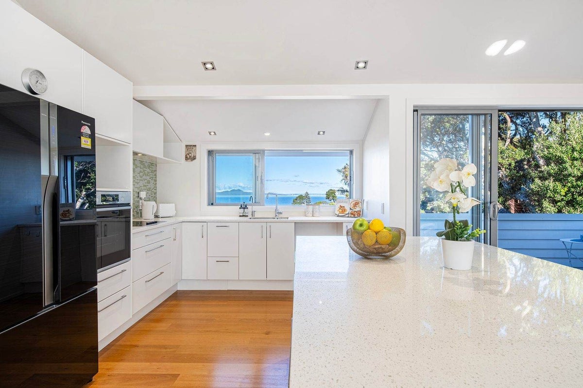 2/19 Toroa Street, Torbay, Auckland - Carousel 2
