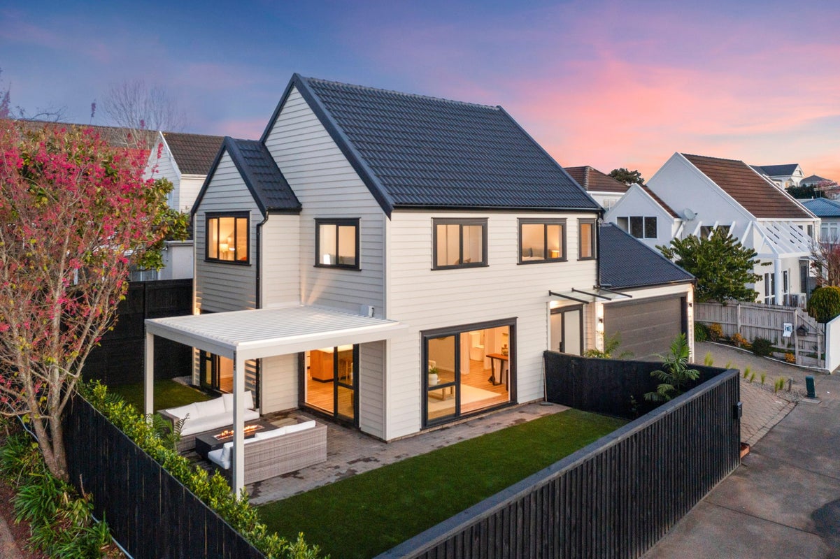 1/22 Clonbern Road, Remuera, Auckland - Carousel 1